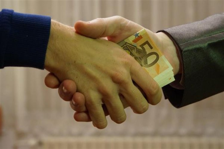 VK и "Сбер" могут разделить активы "О2О Холдинг" для последующей продажи - СМИ