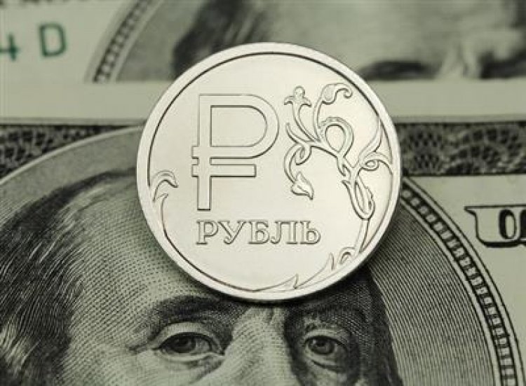 Валютные счета россиян превратились в фактически рублевые - зампред ЦБ РФ
