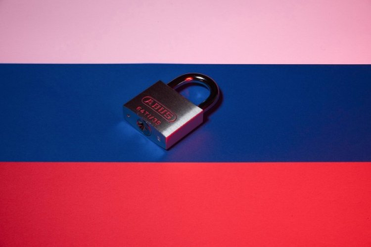 Новый пакет санкций ЕС против РФ планируется принять в феврале - источник