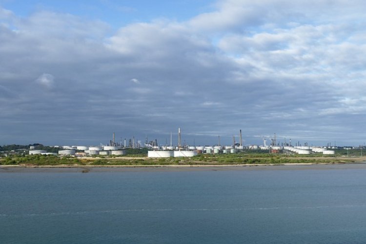 Россия вряд ли откажется от теневых схем по продаже нефти Западу - эксперт
