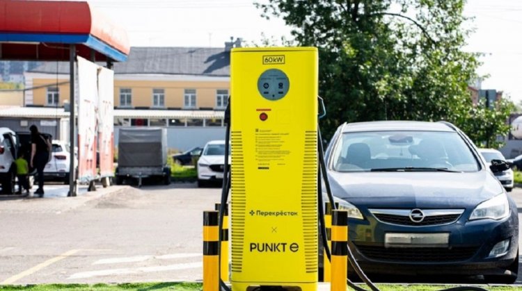 X5 запускает проект по установке зарядок для электромобилей возле сети «Перекресток»