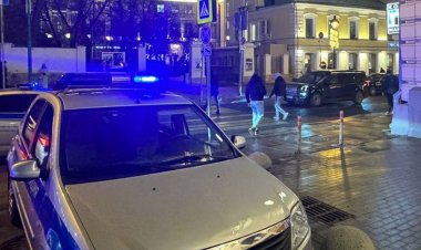 Появились кадры начала стрельбы около столичной «Кофемании»