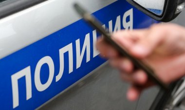 Появилось видео поджога полицейской машины в центре Москвы