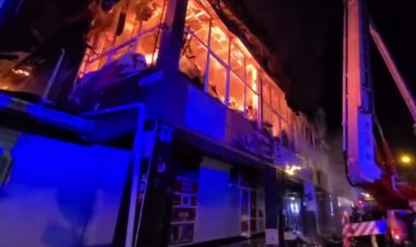 В Симферополе горит центральный рынок