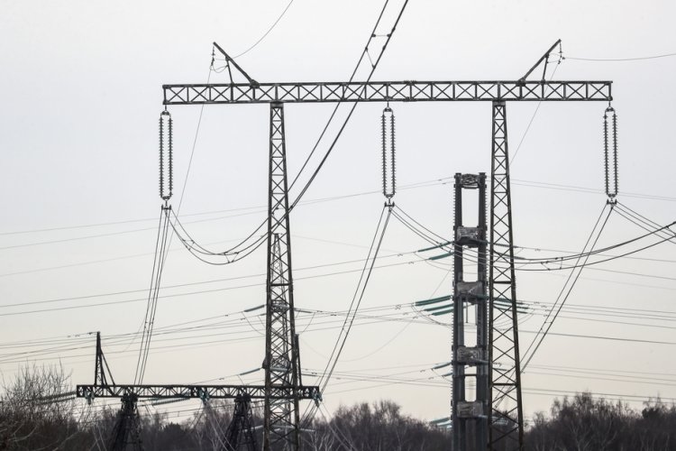 Подачу электричества восстановили в Новгородской области