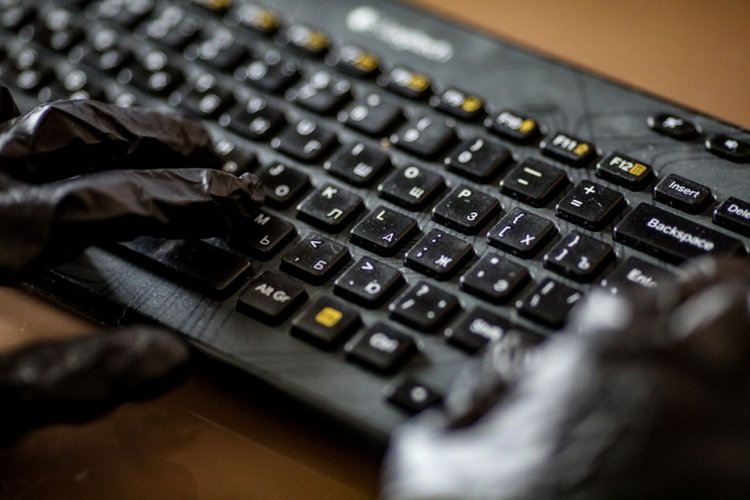 Выяснилось, кем работает отец отдавшего мошенникам 200 млн рублей школьника