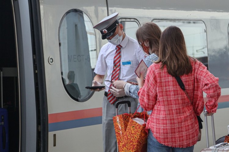 Билеты в поезда за полцены установили для одной категории россиян